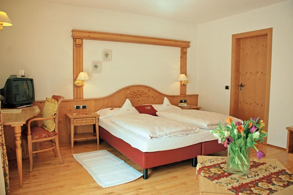Hotel Flora Сельва-ди-Валь-Гардена Экстерьер фото