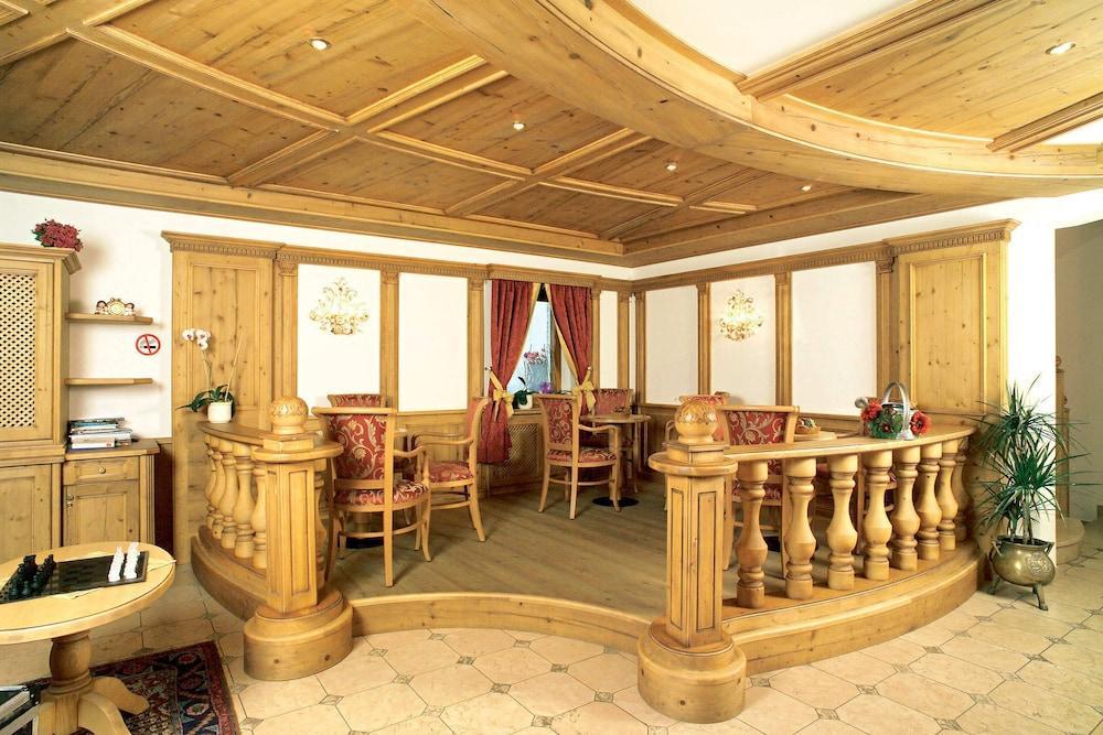 Hotel Flora Сельва-ди-Валь-Гардена Экстерьер фото