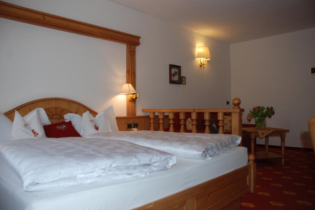 Hotel Flora Сельва-ди-Валь-Гардена Номер фото