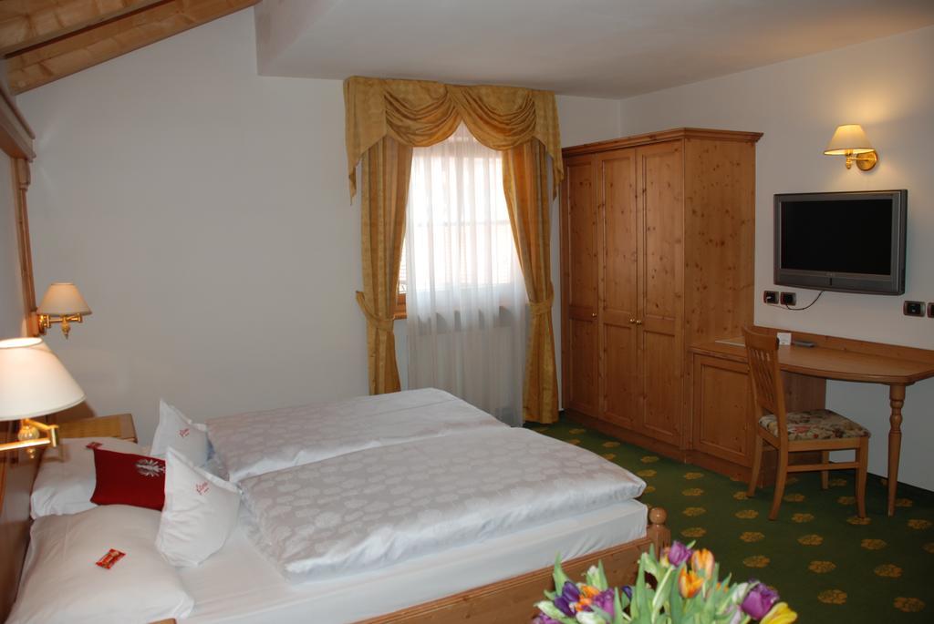 Hotel Flora Сельва-ди-Валь-Гардена Номер фото