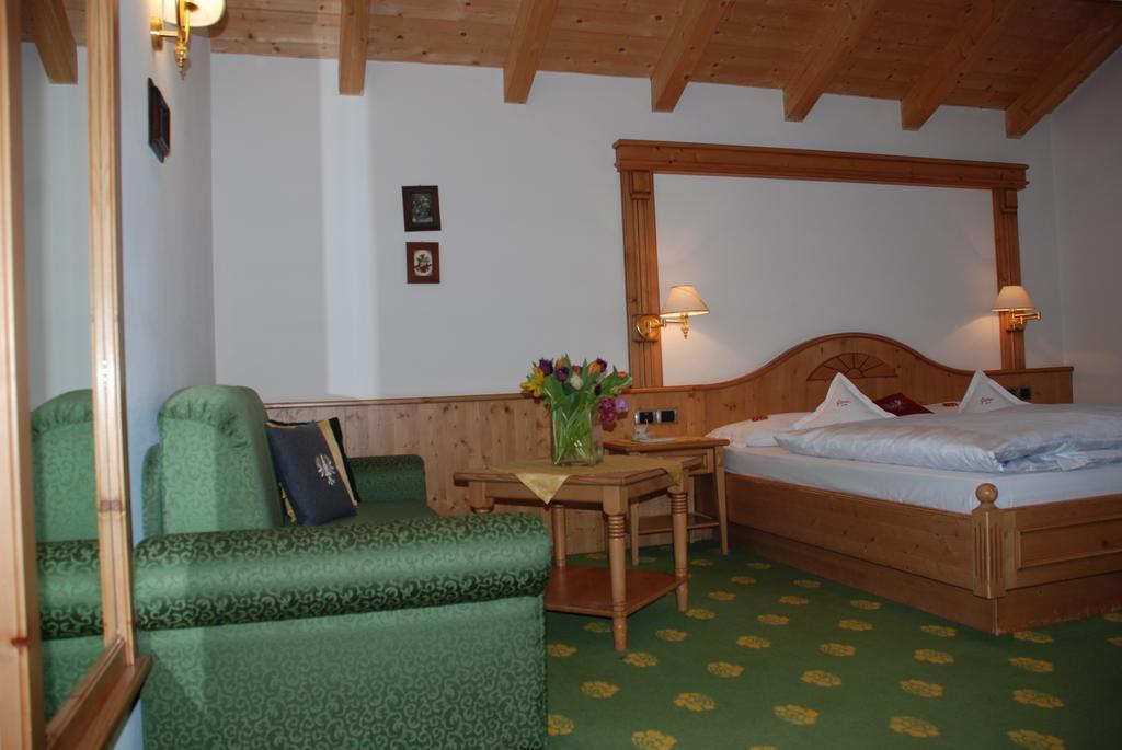 Hotel Flora Сельва-ди-Валь-Гардена Номер фото