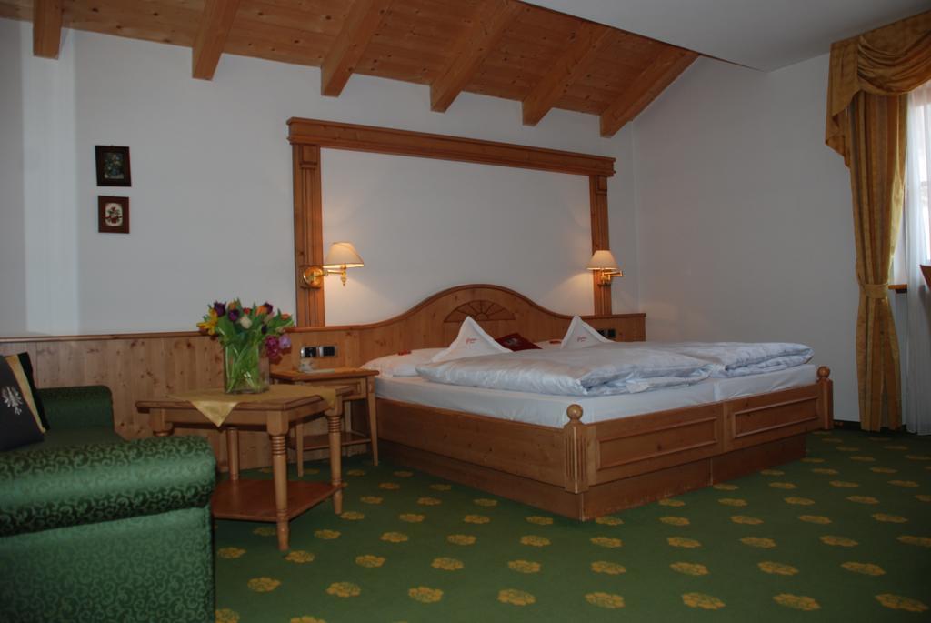 Hotel Flora Сельва-ди-Валь-Гардена Номер фото