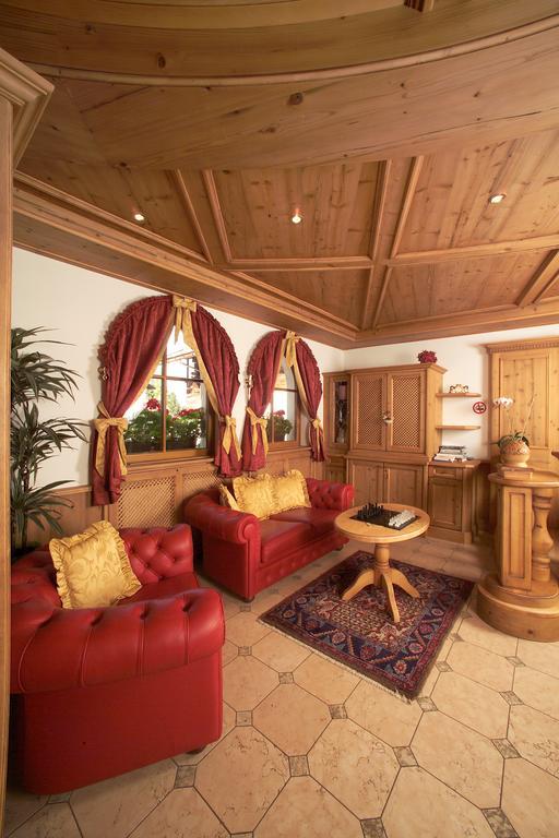 Hotel Flora Сельва-ди-Валь-Гардена Экстерьер фото
