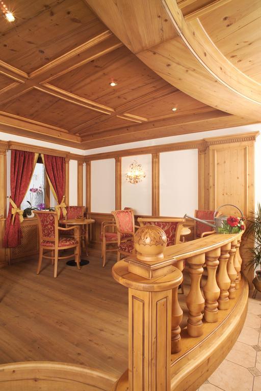 Hotel Flora Сельва-ди-Валь-Гардена Экстерьер фото