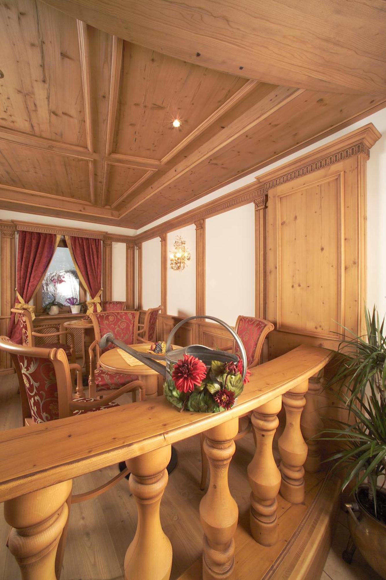 Hotel Flora Сельва-ди-Валь-Гардена Экстерьер фото