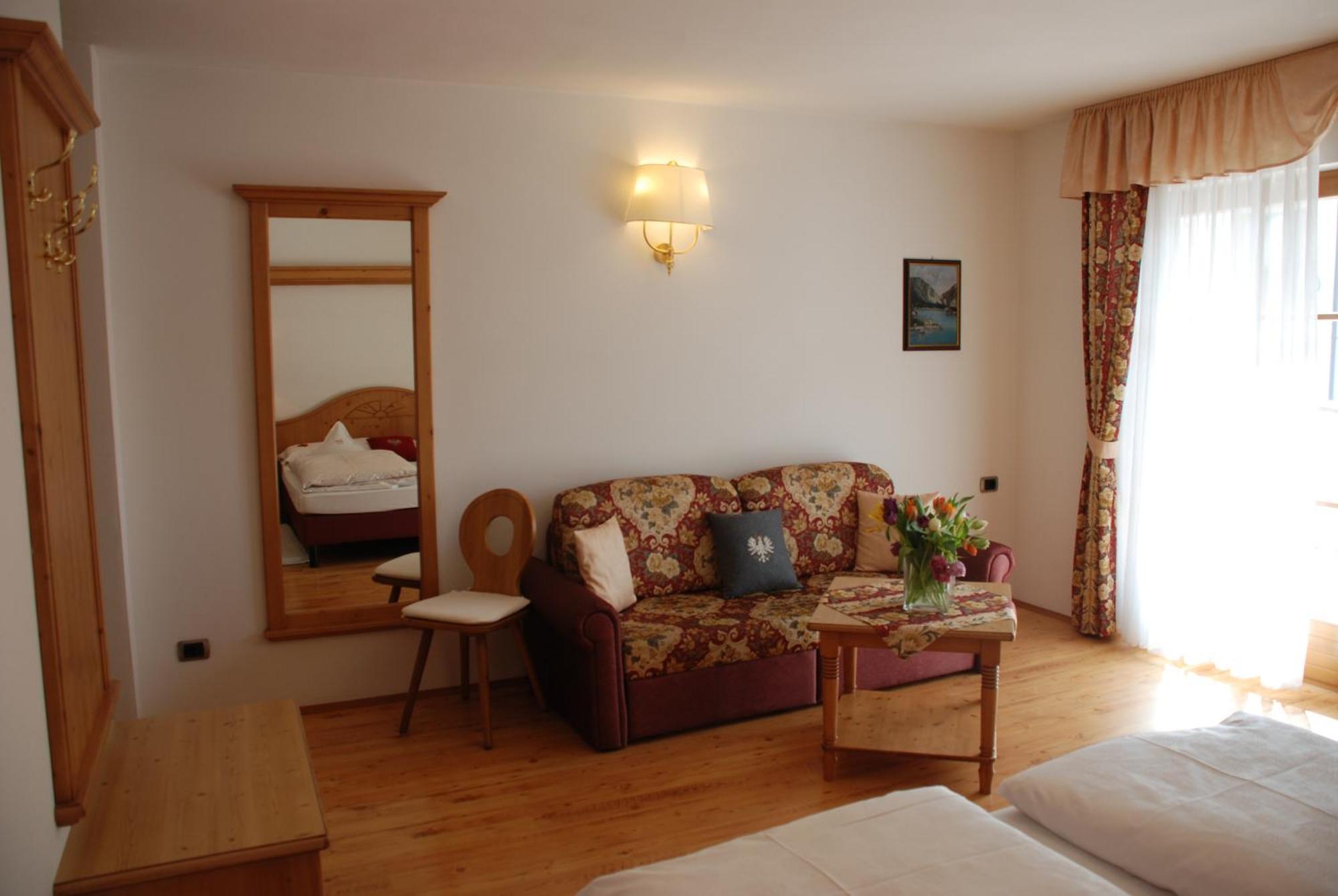 Hotel Flora Сельва-ди-Валь-Гардена Экстерьер фото