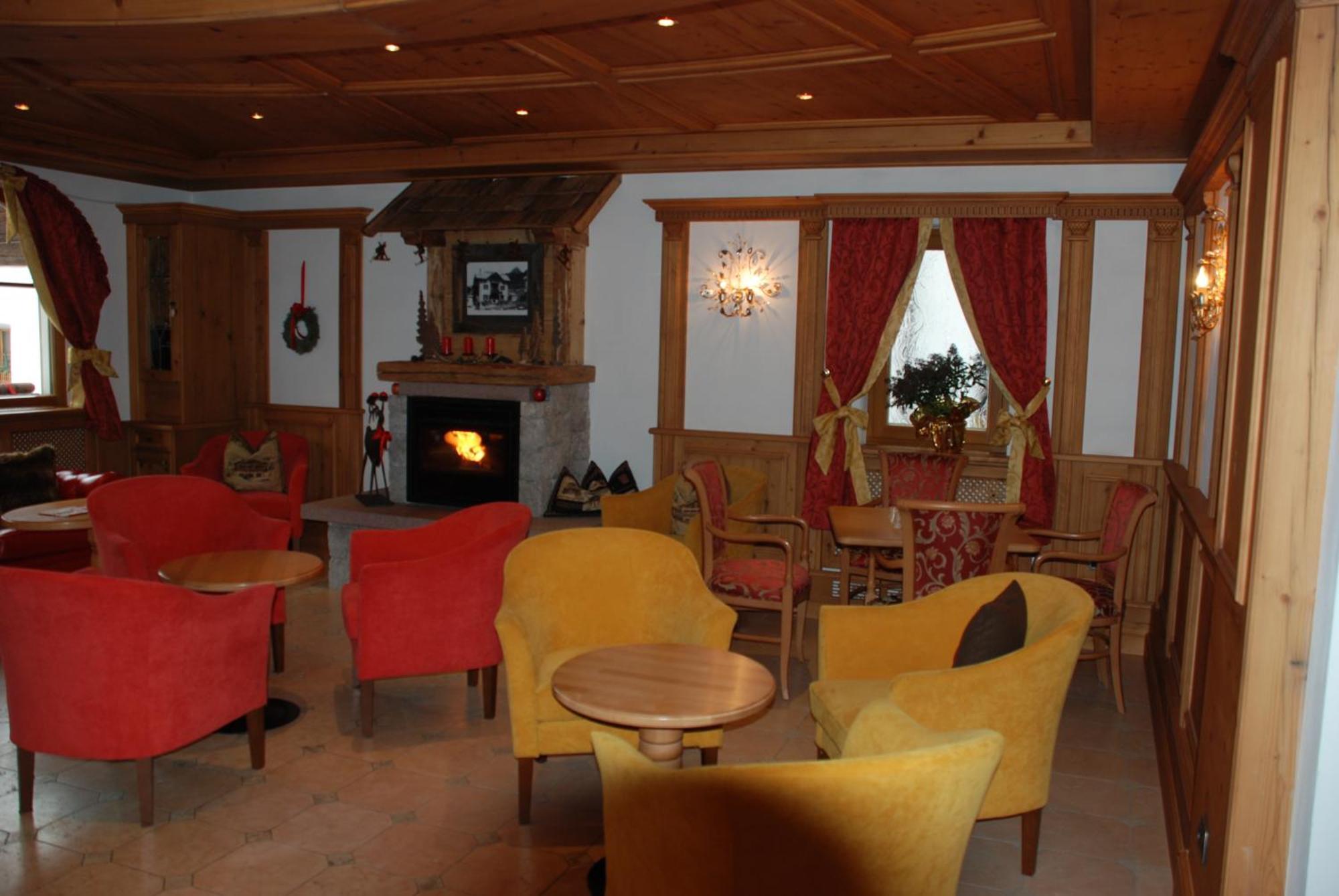 Hotel Flora Сельва-ди-Валь-Гардена Экстерьер фото