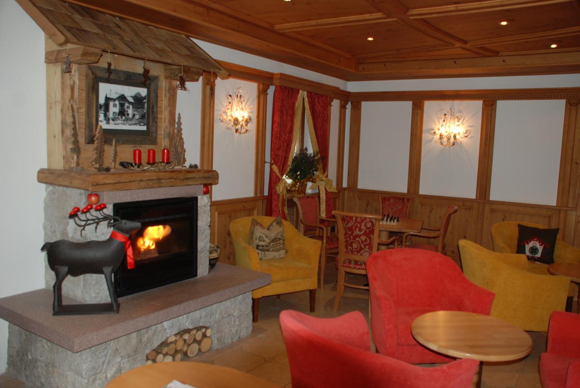 Hotel Flora Сельва-ди-Валь-Гардена Экстерьер фото