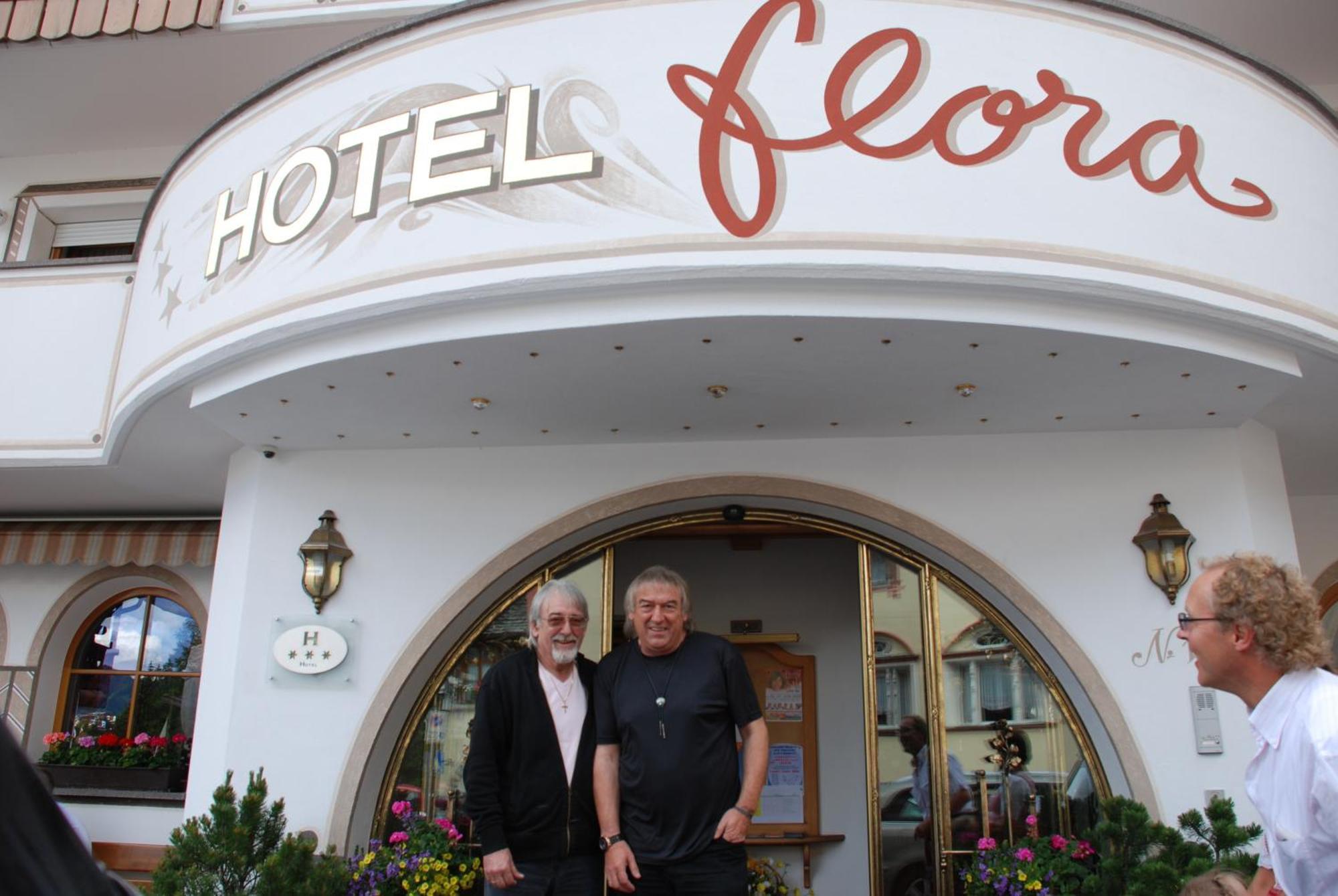 Hotel Flora Сельва-ди-Валь-Гардена Экстерьер фото